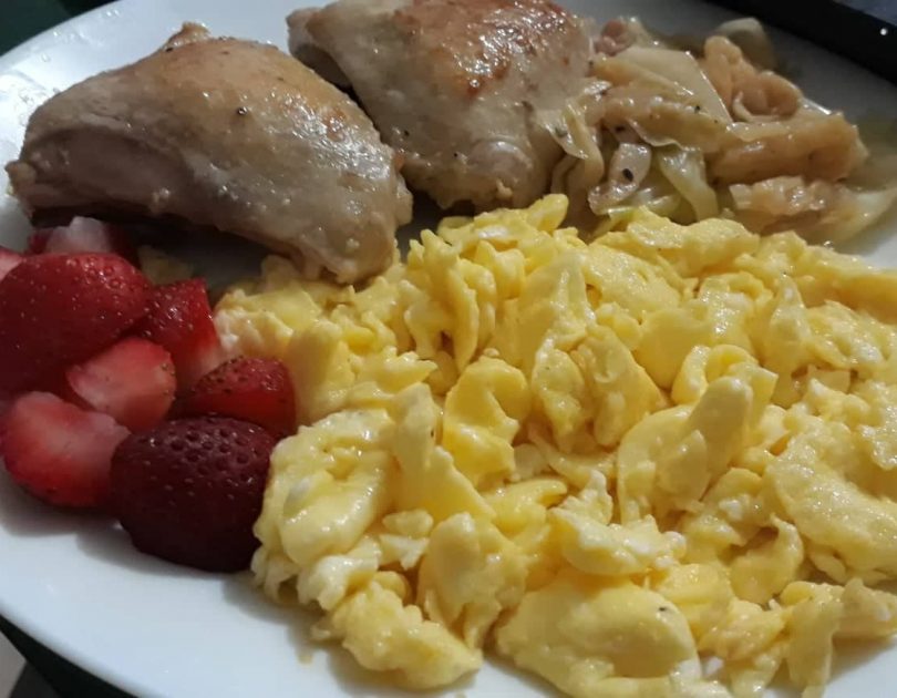 Scrambled eggs, Strawberries, Chicken Meat, Vegetable