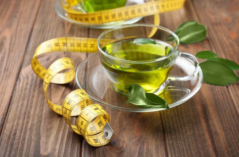 How can green tea benefit a low-carb diet?