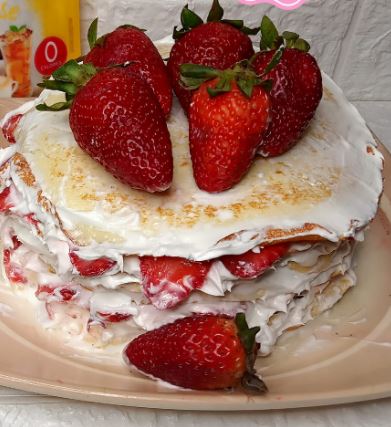 Low Carb Strawberries and Cream Cake